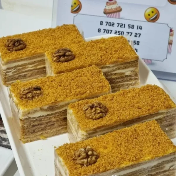 Медовый с орехам